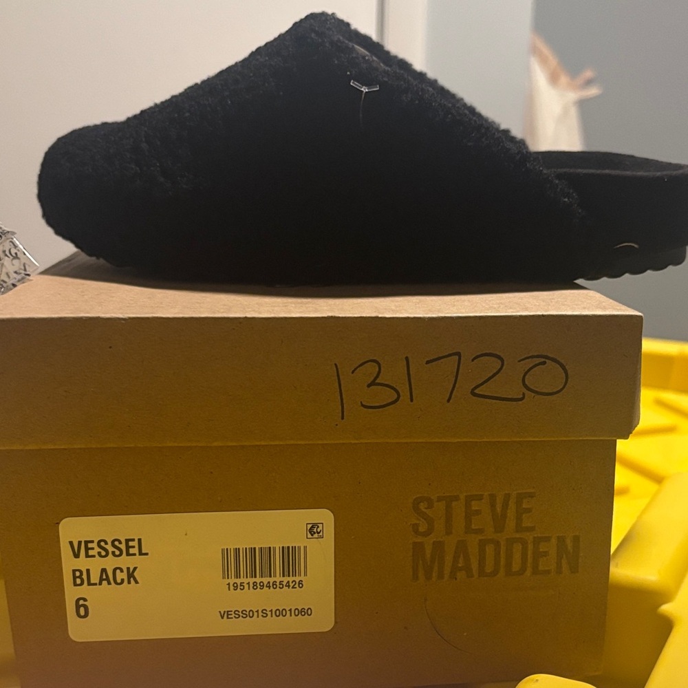 Steve Madden Black Plush Slippers